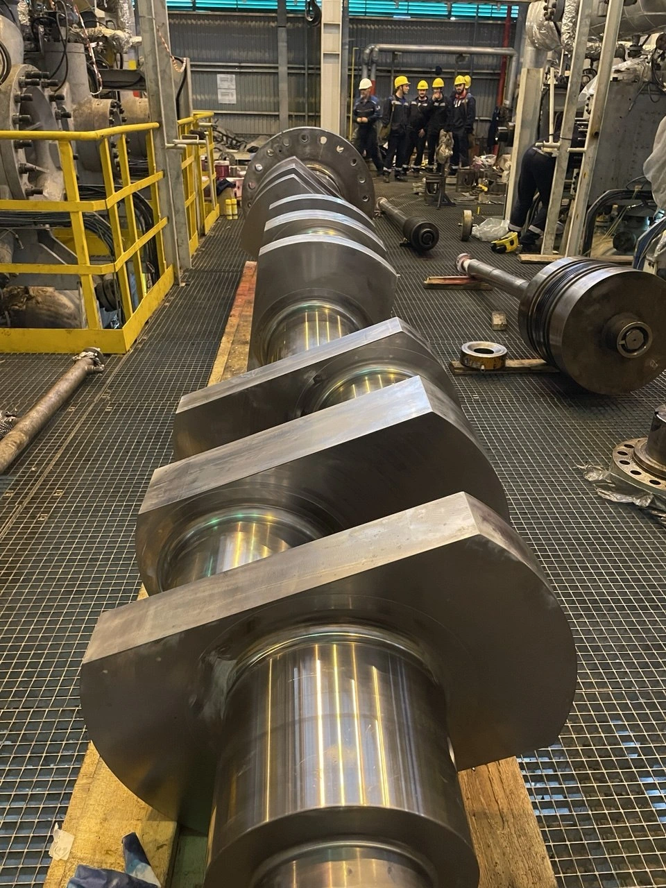 Compressor crankshaft — second view